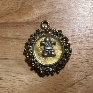 Fleur-de-Lis Gold Pendant Charm